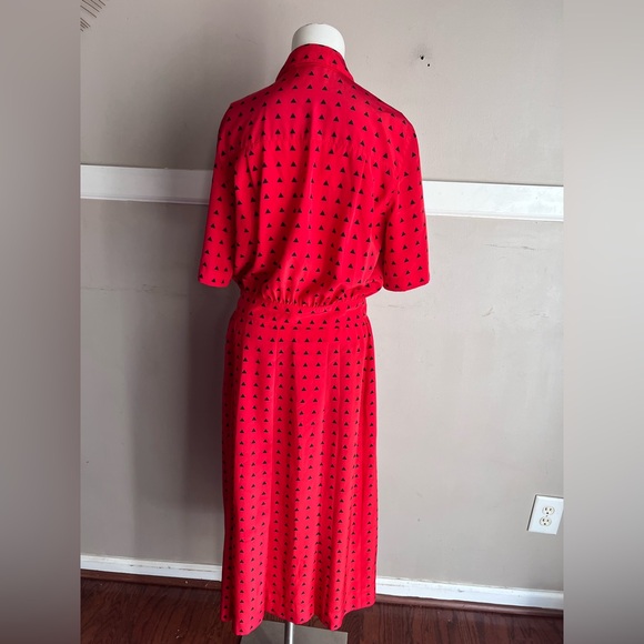 Liz Claiborne Red Midi Dress with Black Accents Size 10 - Picture 3 of 7